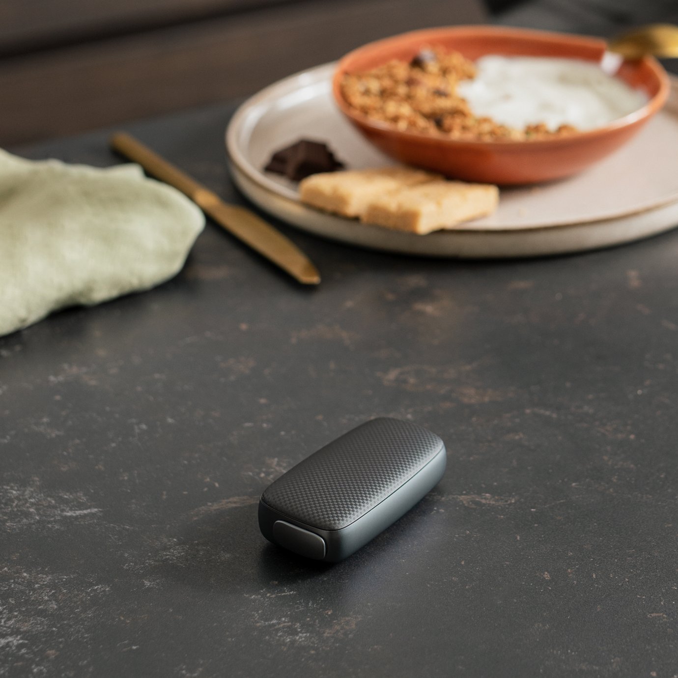 Ploom X Advanced squared front panel Black - lifestyle shot